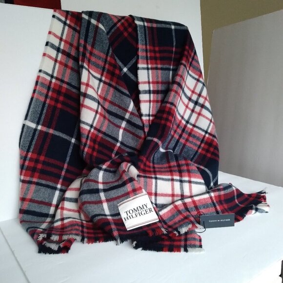 NWT Red White & Blue Plaid Shawl. Soft. Long. Warm. Stylish. Giftable! - Picture 1 of 7